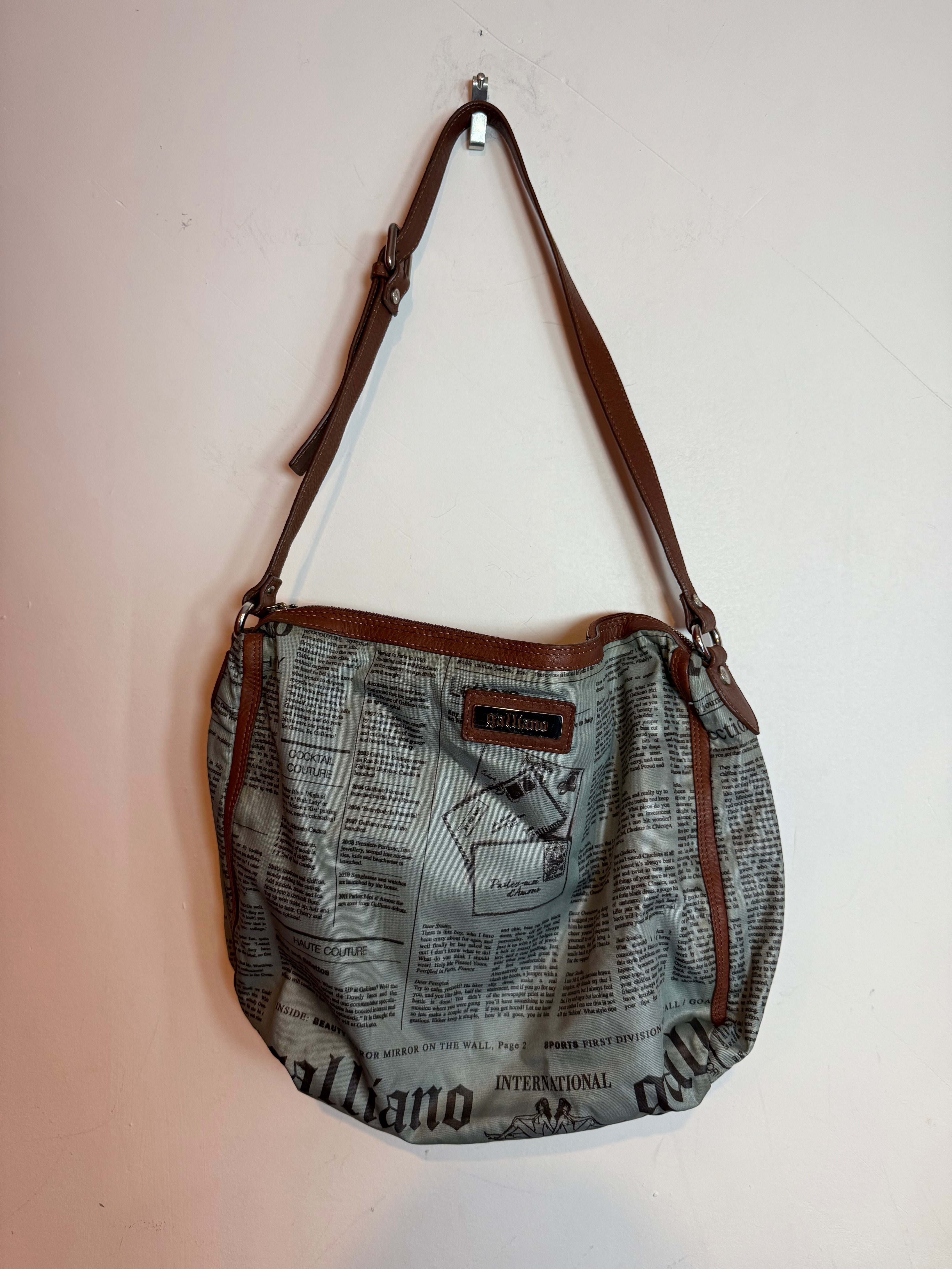 バッグ John galliano news paper shoulder bag John galliano news paper shoulder bag